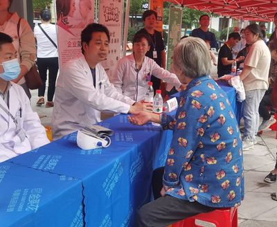 同心筑健康 服務(wù)暖民心——中國(guó)民主同盟湖北省委員會(huì)健康咨詢服務(wù)紀(jì)實(shí)